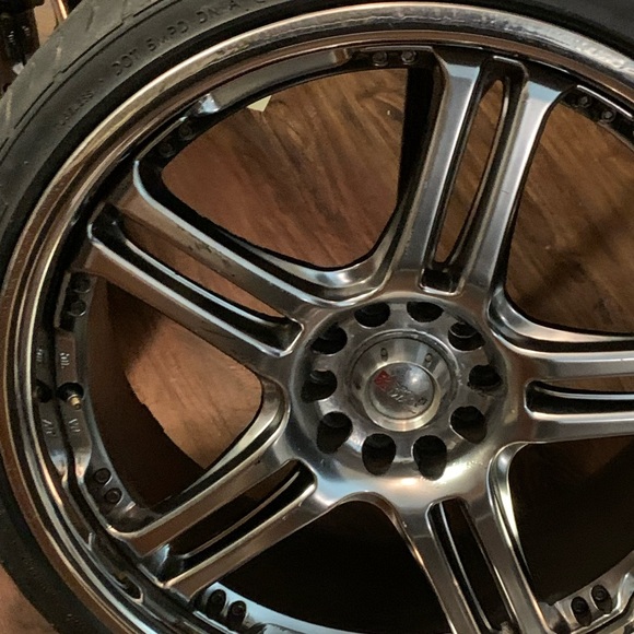 20” staggered wheels - Picture 3 of 3